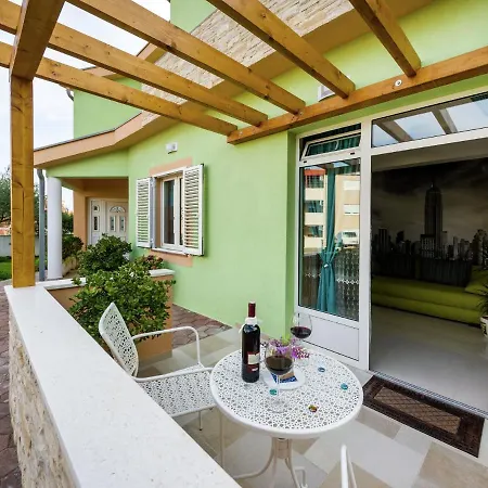Luxury In With Covered Terrace Apartment Zadar