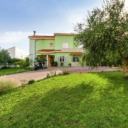 Luxury In With Covered Terrace Zadar