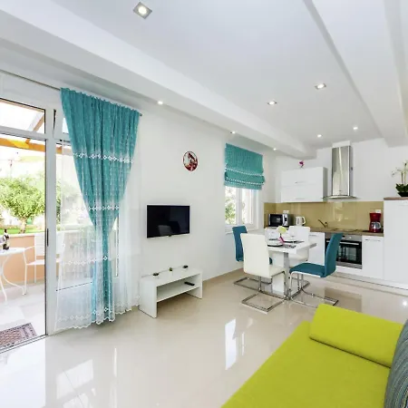 Luxury In With Covered Terrace Zadar